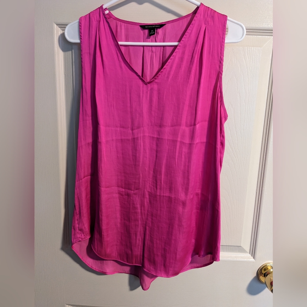 Bright pink Banana Republic tank. SzM. Worn once. Like new.